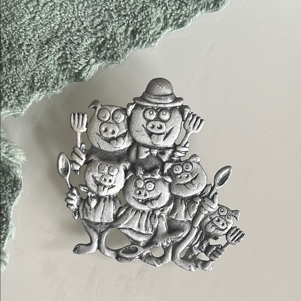 JJ Stamped Vintage Pig Family Eat Whimsical Silver Cartoon Character Brooch